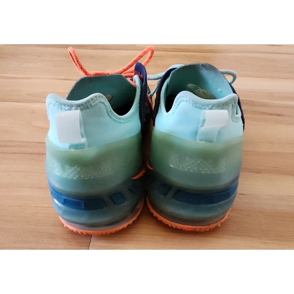 NIKE LEBRON XVIII GS "'WE ARE FAMILY'" Athletic Shoes Women's 8.5/ 7Y - Picture 8 of 10